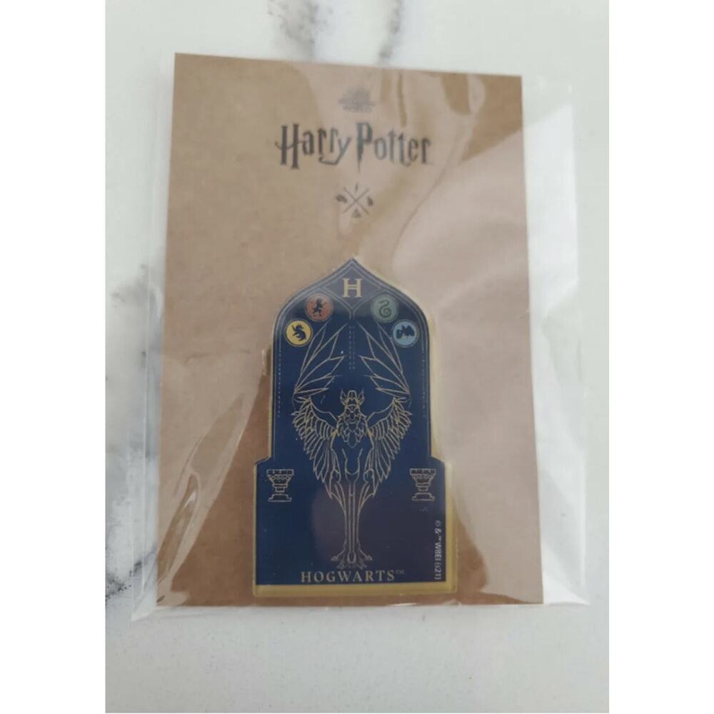 Harry Potter New York Store - NYC Hogwarts Gargoyle Fawkes LIMITED Promo Pin